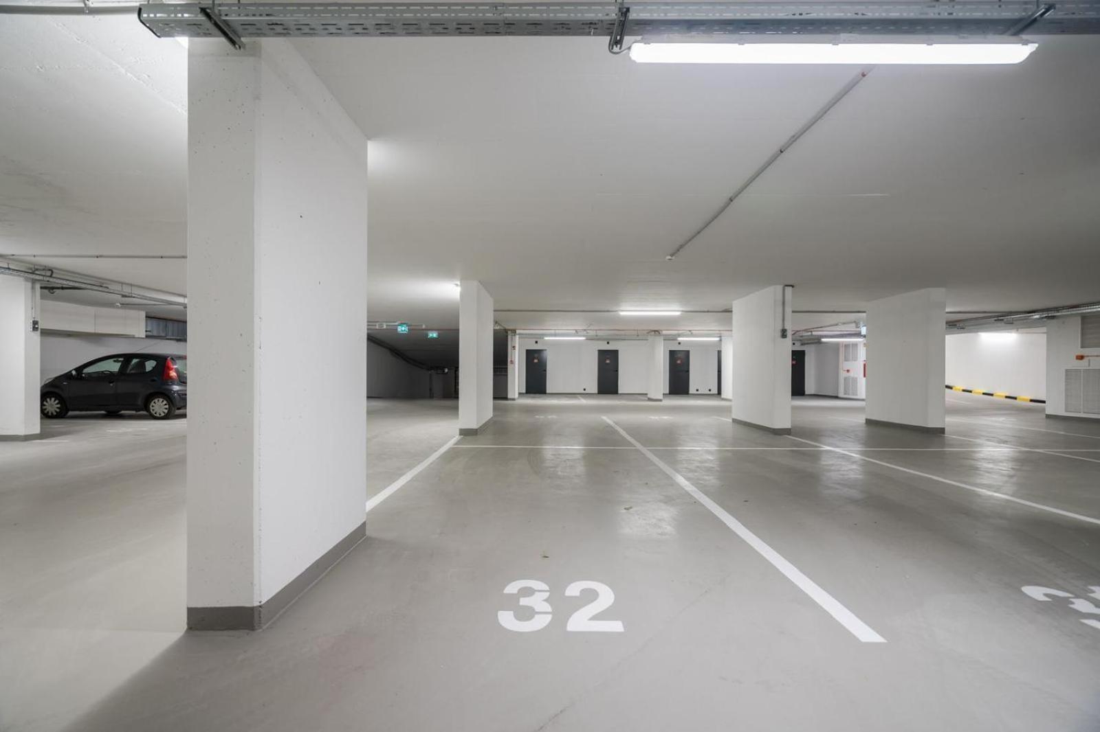 Comfort Court - Free Parking, Balcony Apartmán *
