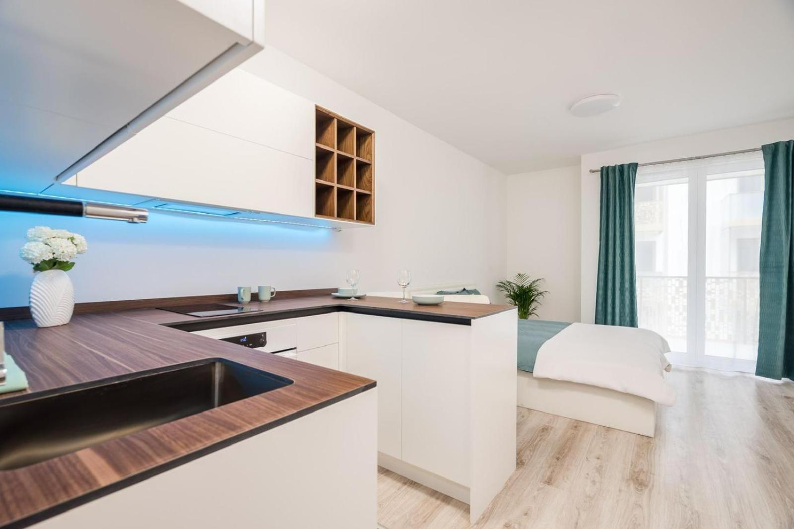 Apartman Comfort Court - Free Parking, Balcony